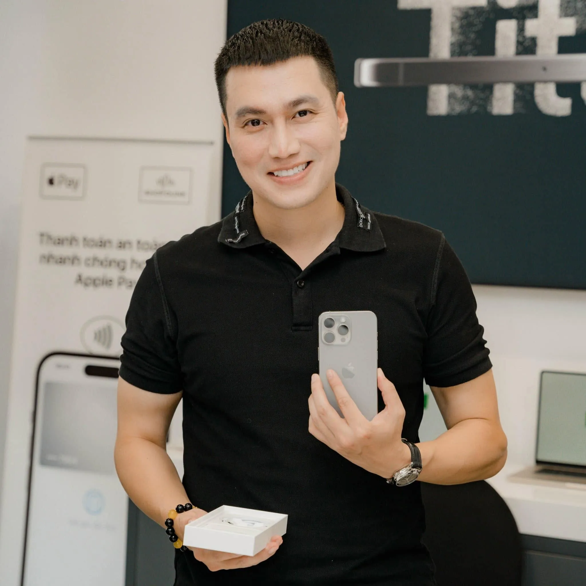 Diễn viên Việt Anh chọn lên đời iPhone tại ShopDunk